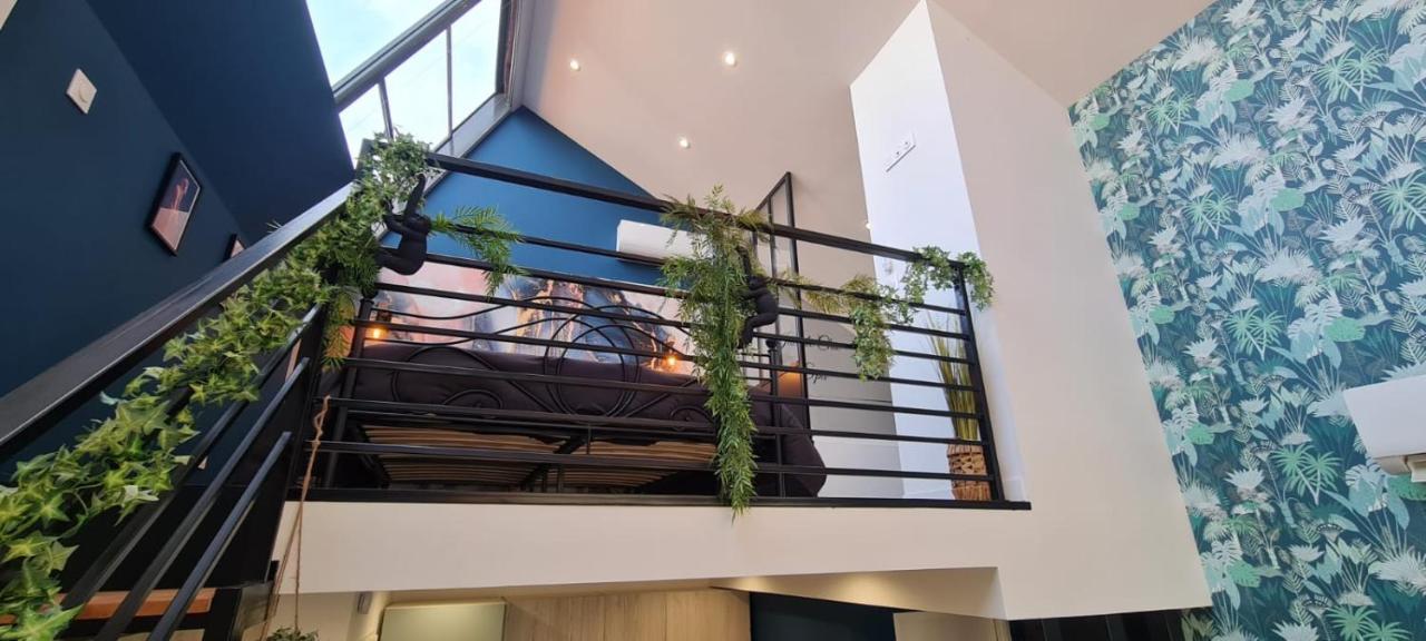 Apartment Jungle Chic &